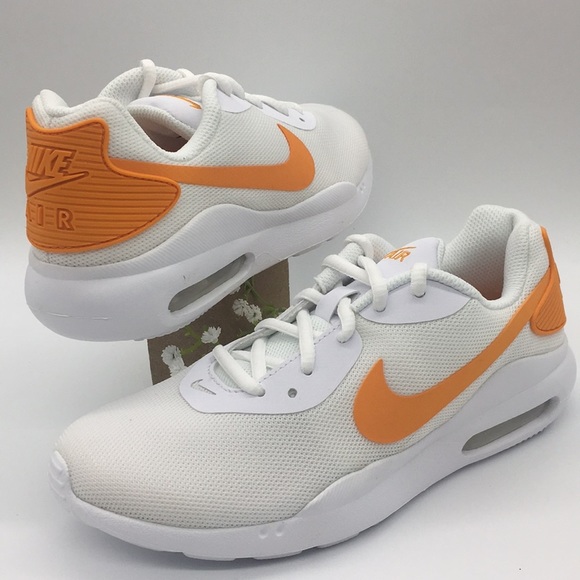 WMNS NIKE AIR MAX OKETO white/orange peel - Picture 2 of 8